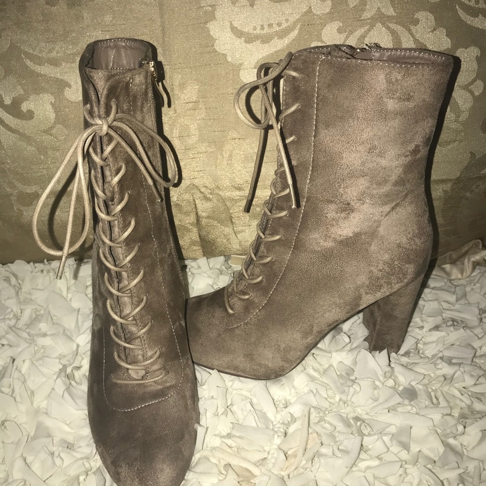 Beige booties - Picture 3 of 4